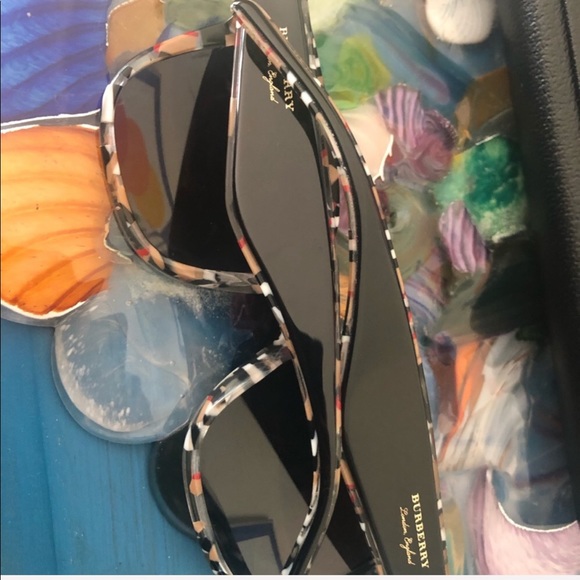 Burberry Sunglasses Top On Black Check W/ Case - Picture 2 of 5